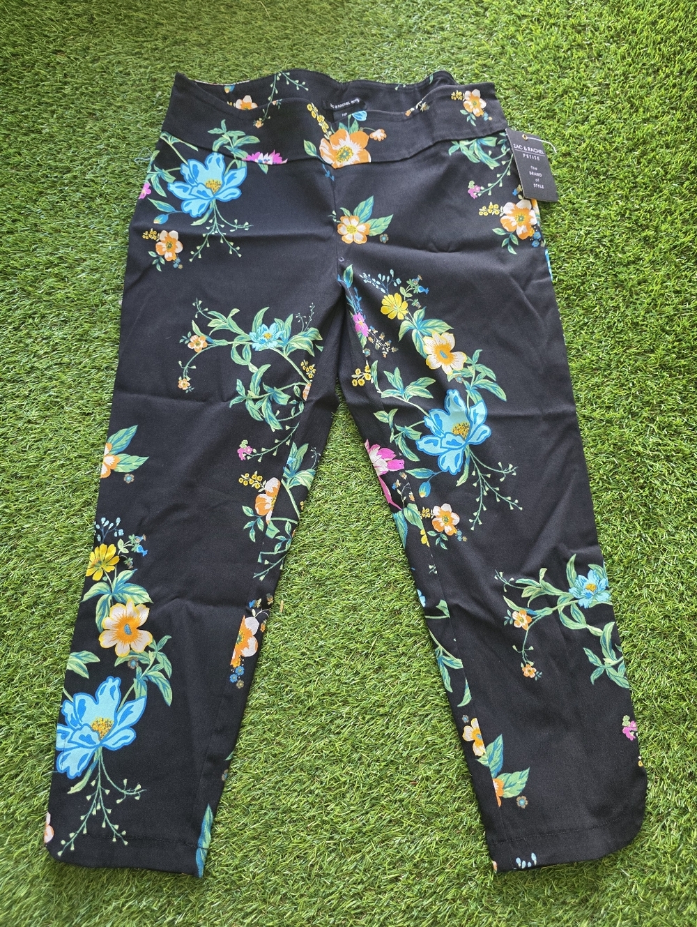 Zac & Rachel Black Floral Capri Pants